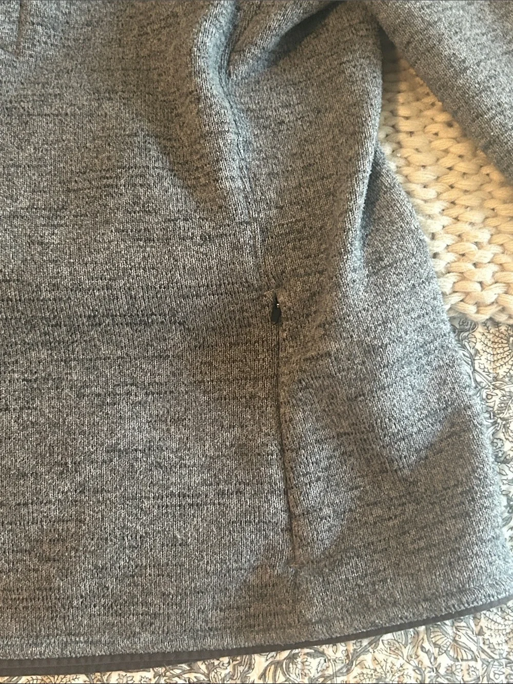 Under Armour Women’s Grey Heather Quarter-Zip Pullover in Small